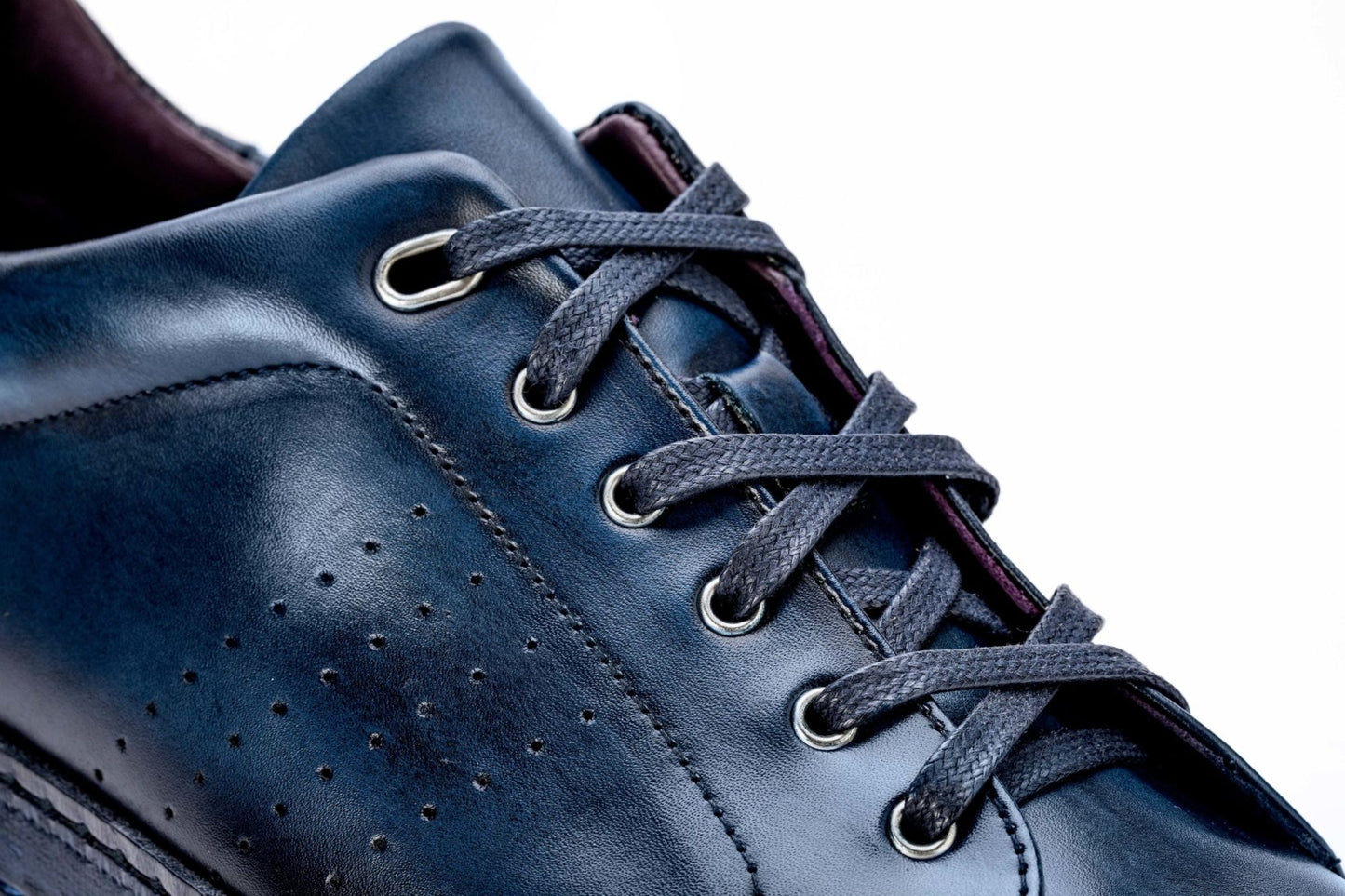 SNEAKERS - LEO